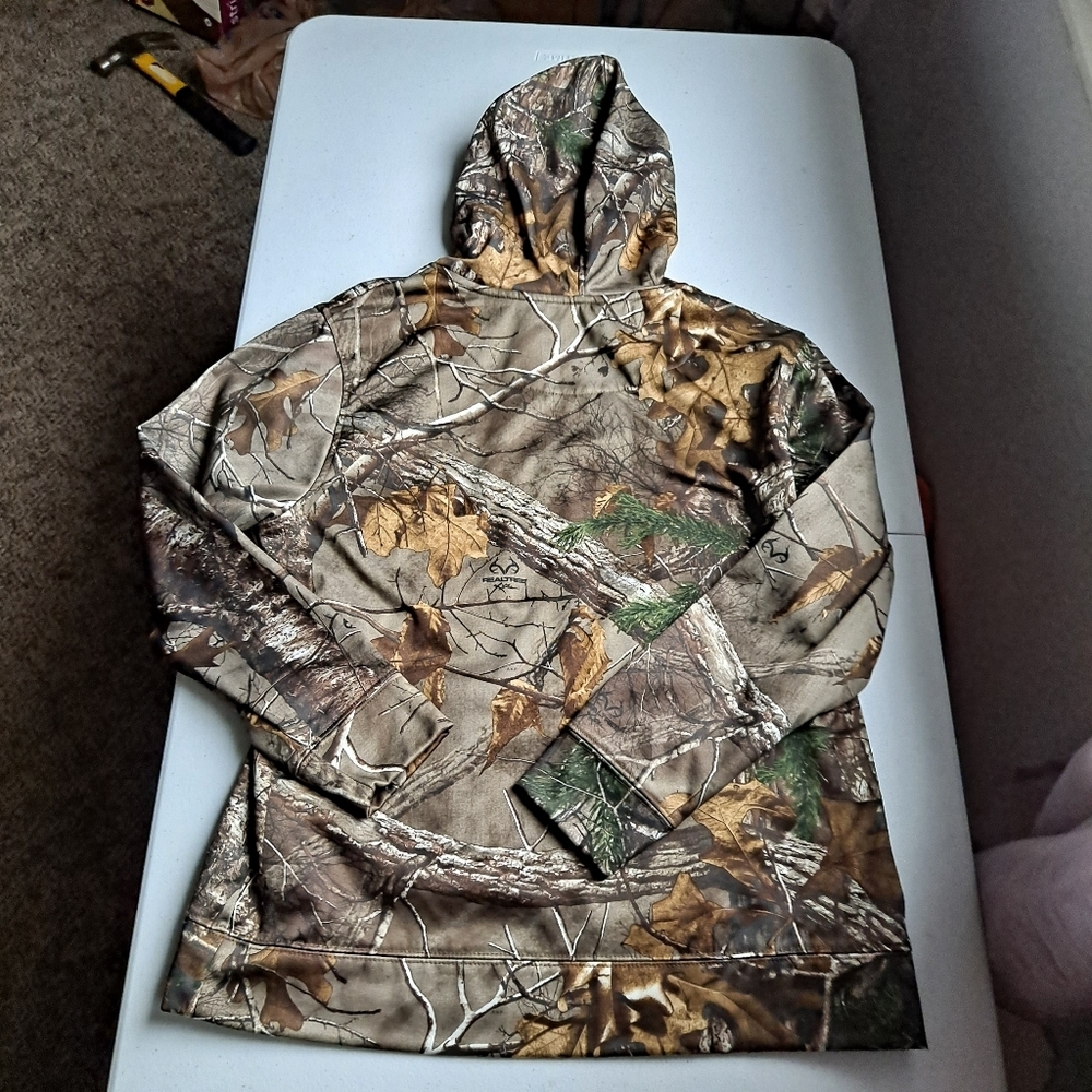 Realtree Camo Hoodie - Picture 5 of 5